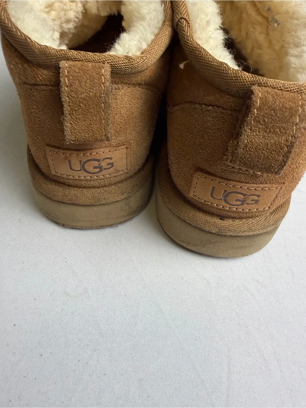 UGG Chestnut Classic Ultra Mini Fur Lined Boots size 8